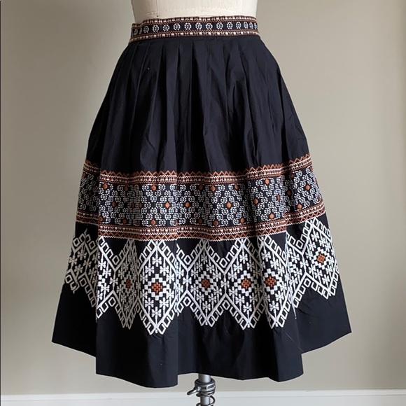 NWOT Red & White Embroidered Tasha Polizzi Skirt - Picture 1 of 4